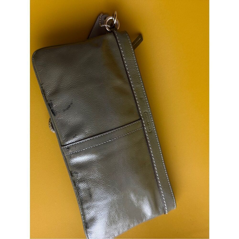 Olive Green Clutch- Sleek Leather-Look Design Vintage - Picture 9 of 14